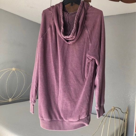American eagle outfitters light weight maroon hoodie. - Picture 2 of 3
